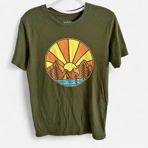 Good fellow & CO Mountain Sunrise Sunset Lake Camping T-shirt Green Men’s S NWOT